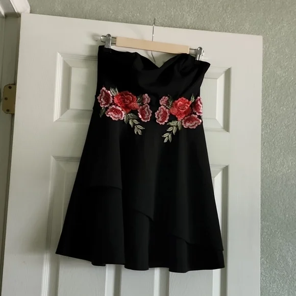Speechless  Strapless dress floral appliques  Sz 11 - Picture 3 of 9